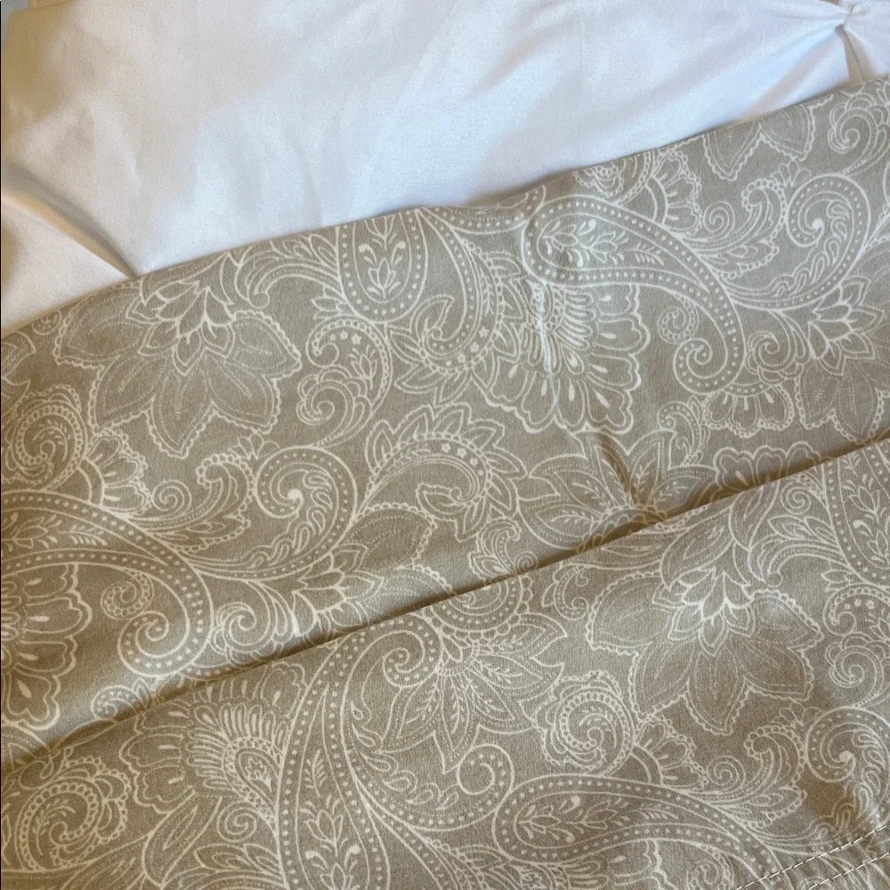 Elegant Pintuck White Comforter Set - Home Bedding